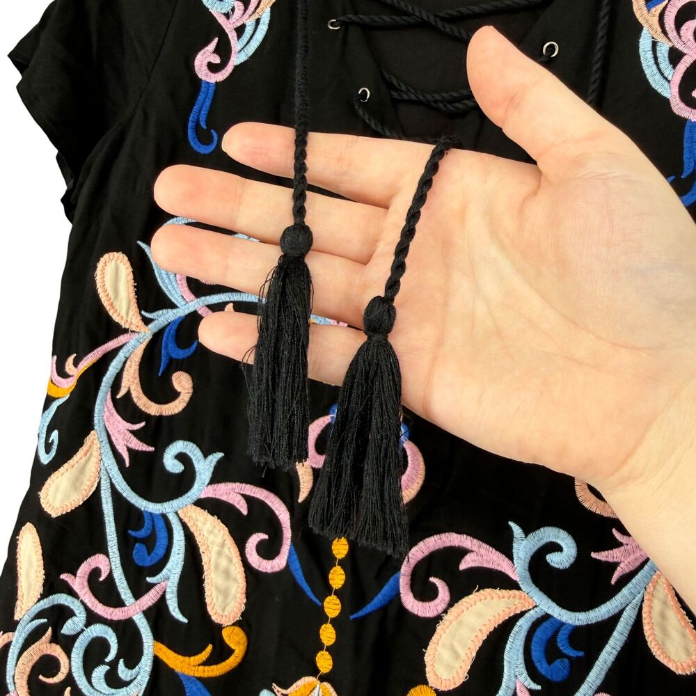 Skies Are Blue Dress Women Small Black Embroidered Boho Lace Up Tassel Shift EUC - Picture 4 of 9